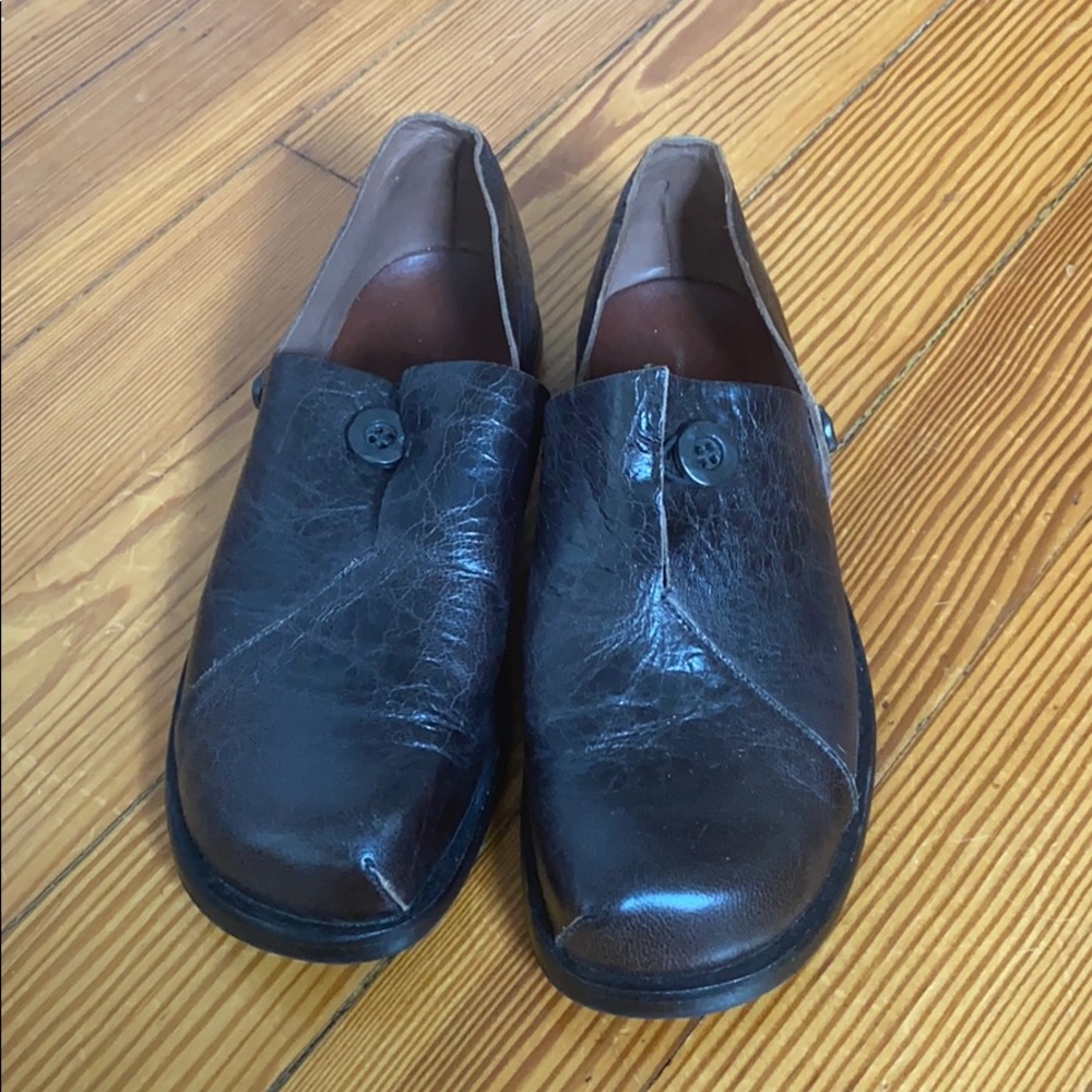Leather shoes